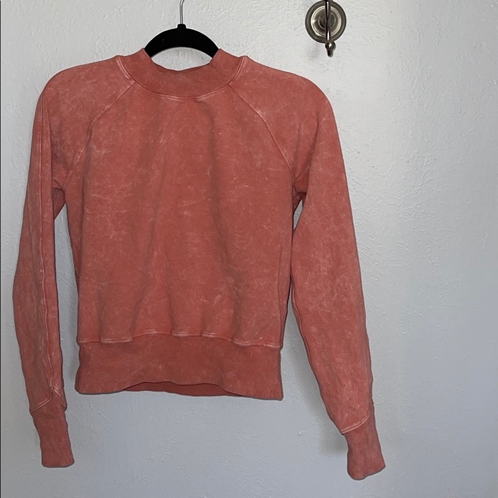 LULULEMON - crew neck